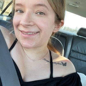 Meet your Posher, Desiree